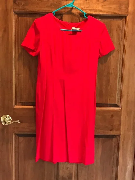 RED JENNIFER JAMES DRESS, SIZE 6 PETITE, EUC - Picture 1 of 2